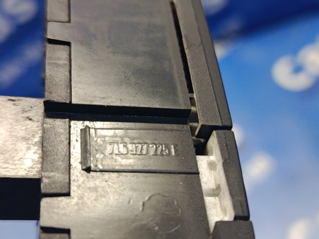 7L6927225P3X1 VAG Кнопка выключения ESP купить в Каменское