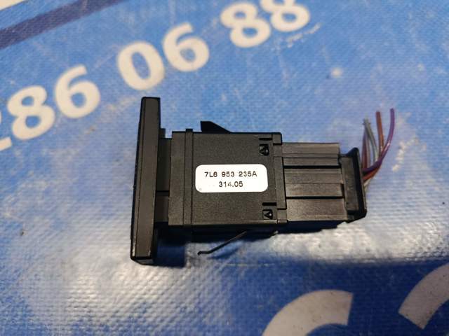 7L6953235A3X1 VAG Кнопка аварийки купить в Ровно
