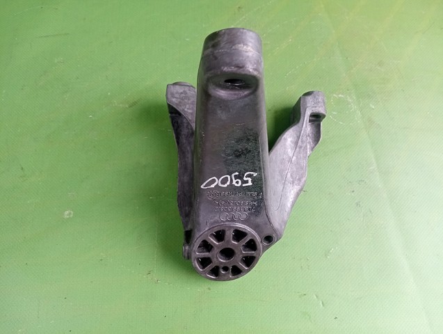 Кронштейн подушки (опоры) двигателя, правой 7L8199308E VAG