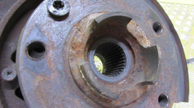 7L8505436 VAG Цапфа задняя правая купить в Харьков