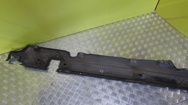 Защита днища, правая 7L8825212C VAG