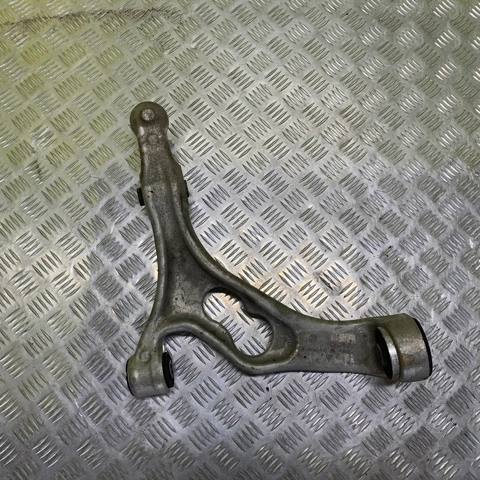 7P0407152C Нижний рычаг купить Ровно