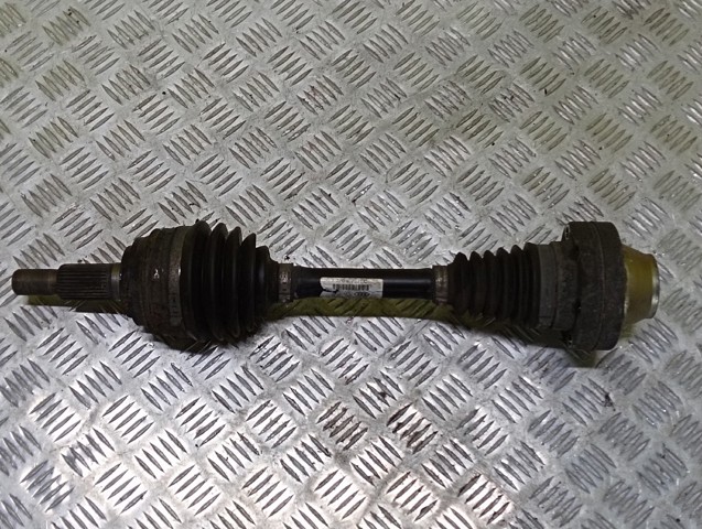 Ось передняя в сборе 7P0407271B VAG