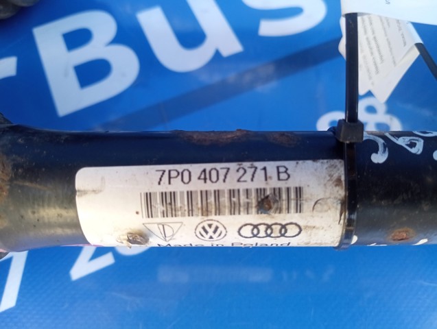 Ось передняя в сборе 7P0407271C VAG