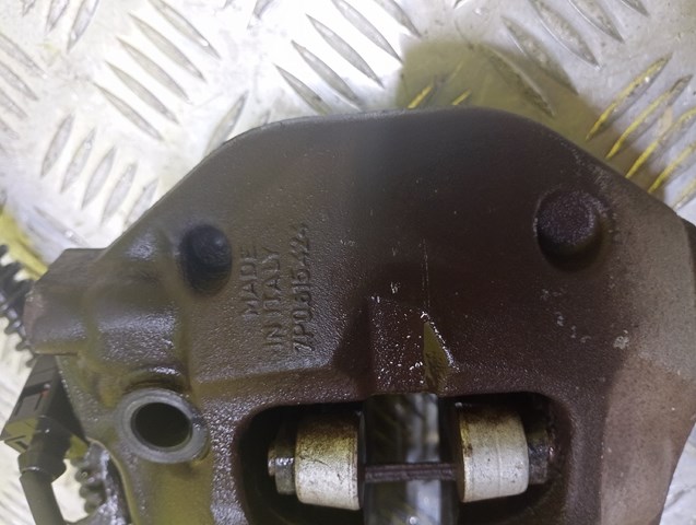 VAG 7P0615424 Суппорт задний правый в наличии Запорожье