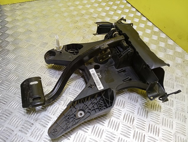 7P0723031AK VAG купить в Запорожье