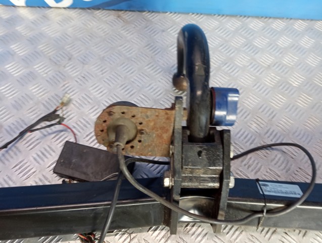 7P0803881B VAG Траверса фаркопа купить в Тернополь