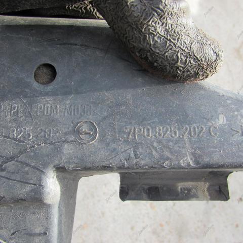 7P0825202C VAG Защита днища правая купить в Львов