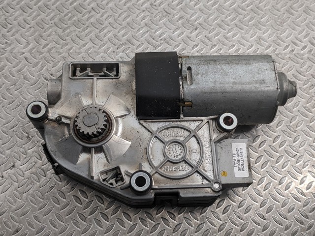 VAG 7P0959591A Мотор привода люка в наличии Украина