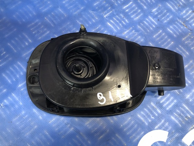 7P5809857 Лючок бензобака купить Ужгород