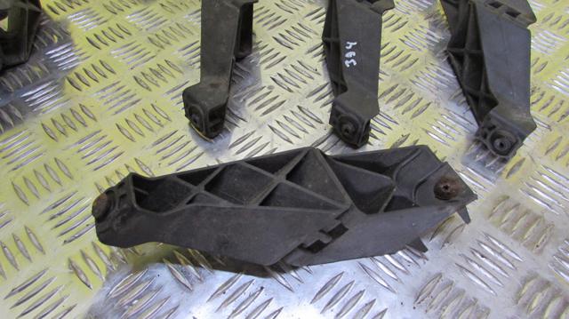7P6807045 Кронштейн бампера заднего левый купить Полтава