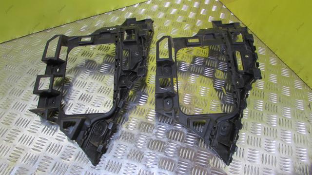 VAG 7P6807376B Кронштейн бампера заднего правый в наличии Винница