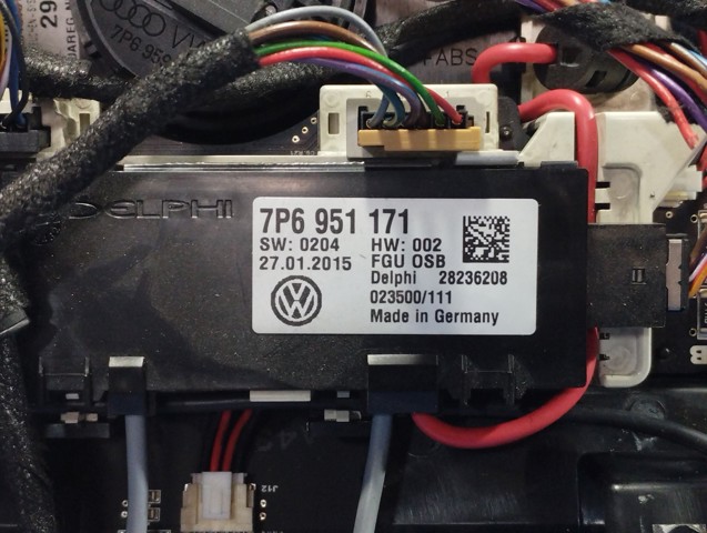 VAG 7P6947105F81U в наличии Днепр