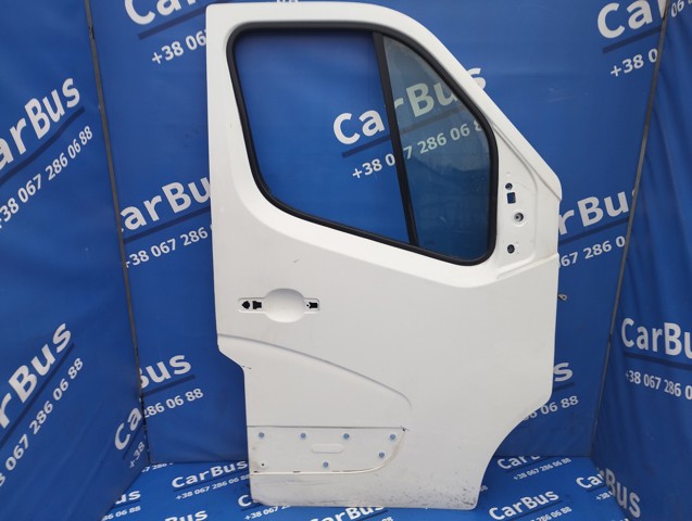 Пассажирская передняя дверь 801001658R RENAULT