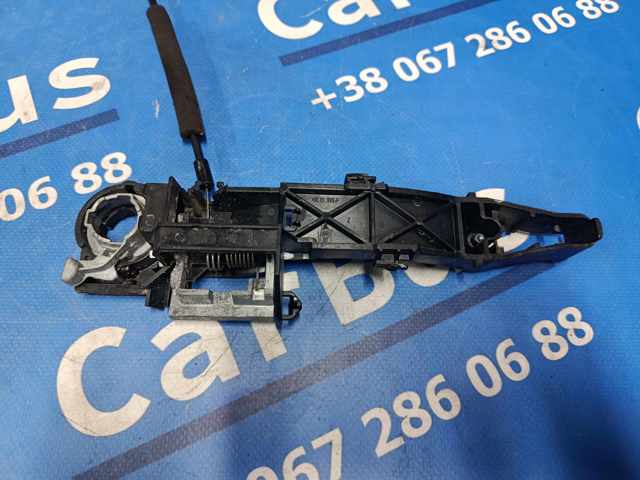 Держатель наружной ручки двери, передней левой 806079208R RENAULT