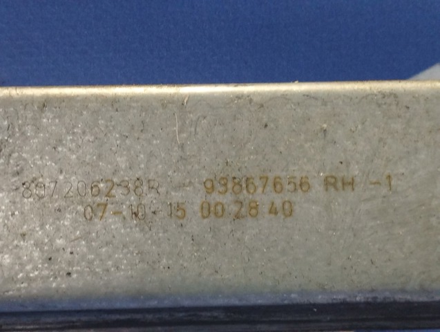 Механизм стеклоподъемника двери передней, правой 807207538R RENAULT