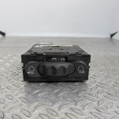 Кнопка (регулятор) корректора фар 8200022569 RENAULT