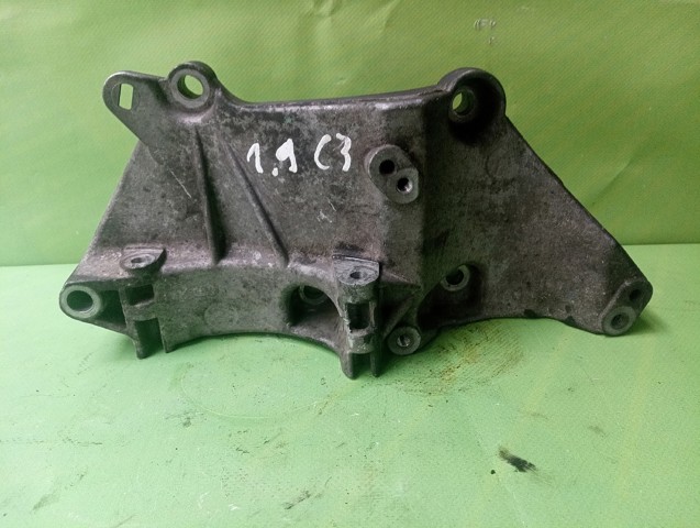 Кронштейн генератора натяжной 8200100148 RENAULT