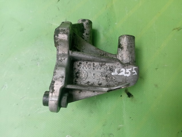 Кронштейн топливного насоса ТНВД 8200193773 RENAULT