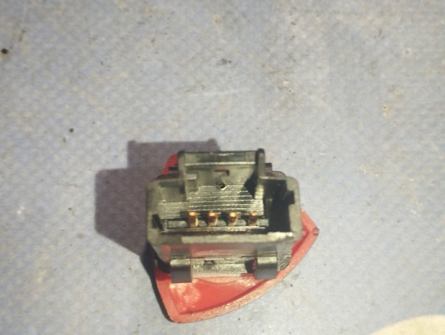 RENAULT 8200442724 Кнопка включения аварийного сигнала в наличии Тернополь