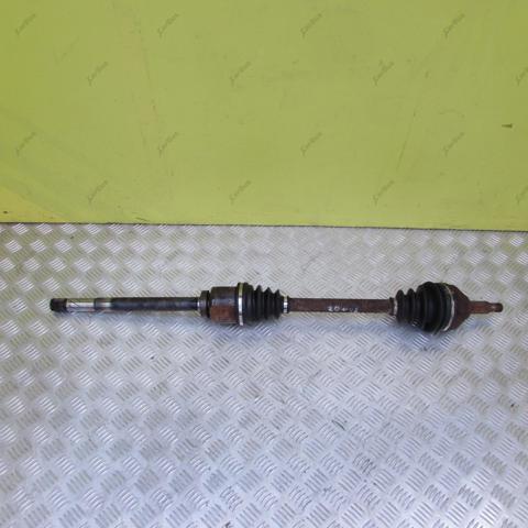 Полуось передняя, правая 8200452268 RENAULT