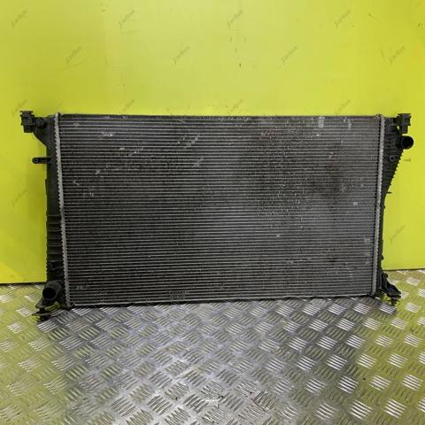 Радиатор охлаждения двигателя 8200465488 RENAULT