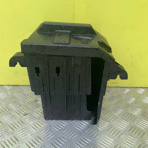 Корпус блока предохранителей 8200490001 RENAULT