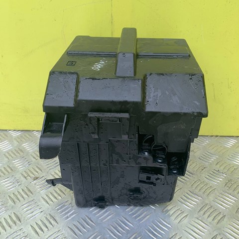 RENAULT 8200490001 Корпус блока предохранителей в наличии Чернигов