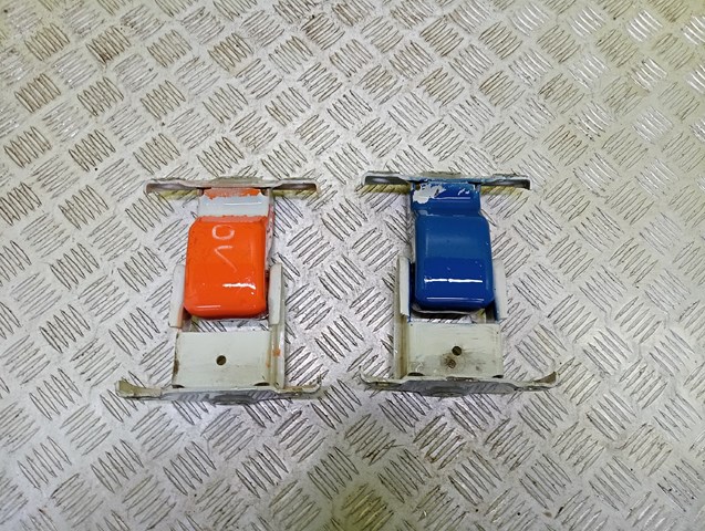 Петля двери задней (распашной)  8200527428 RENAULT