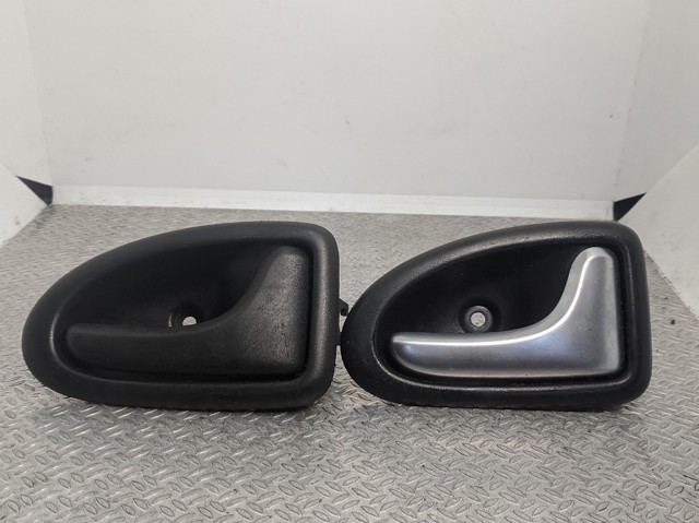 Ручка передней двери внутренняя, правая 8200641928 RENAULT