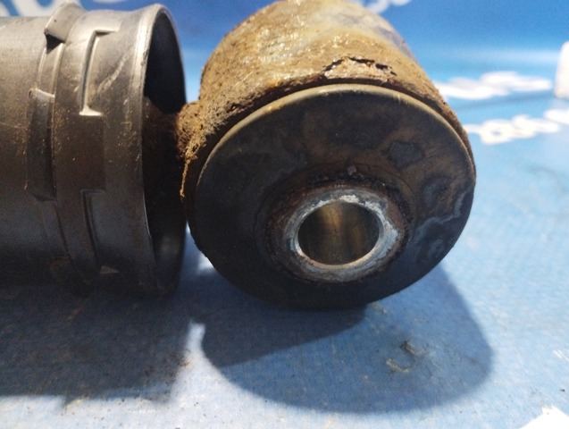Цилиндр подвески 8200726567 RENAULT