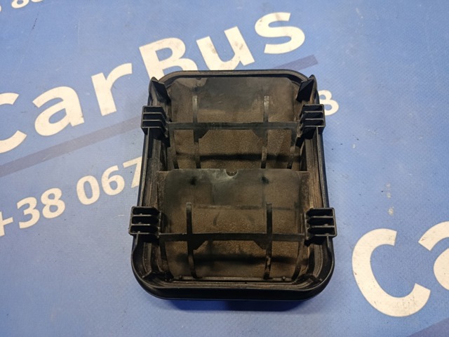 RENAULT 8200728288 Заглушка (решетка) противотуманных фар бампера переднего правая в наличии Ровно