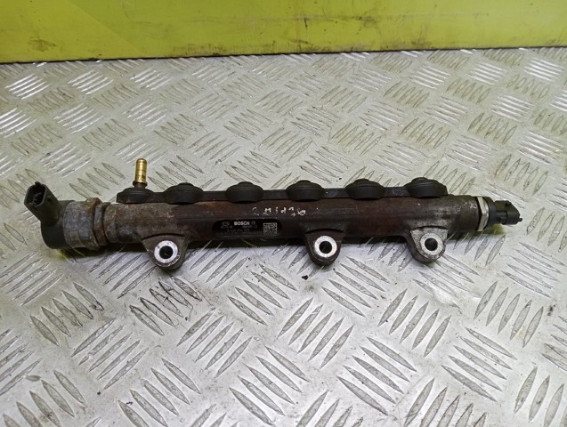 Рампа форсунок системы впрыска топлива 8200853678 RENAULT