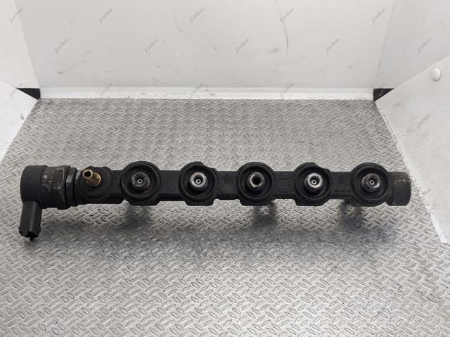 Рампа форсунок системы впрыска топлива 8200942719 RENAULT
