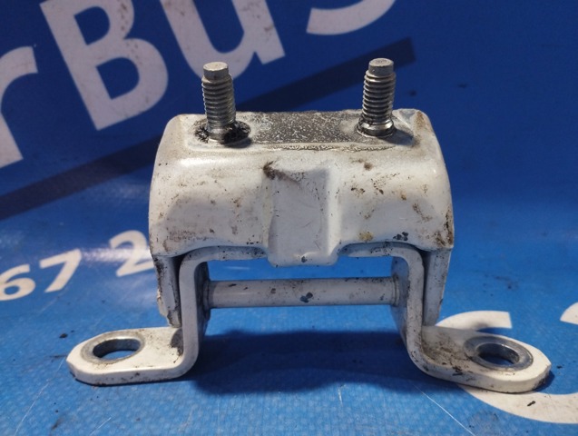 Петля задней двери, правой 824004EA0A NISSAN