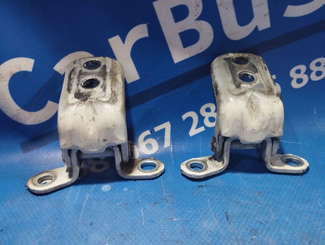 Петля передней двери правая 824204EA0A NISSAN