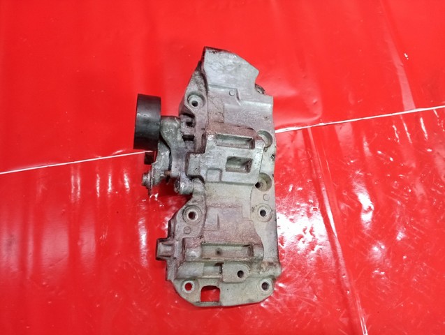 Кронштейн компрессора кондиционера 8506863 BMW