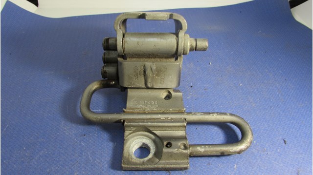 8E0831412E VAG Петля двери передней правой купить в Одесса