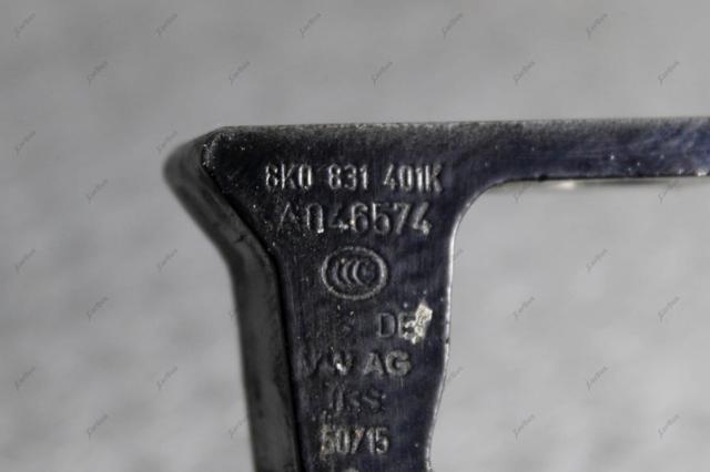 VAG 8K0831401K Петля двери передней левой в наличии Харьков
