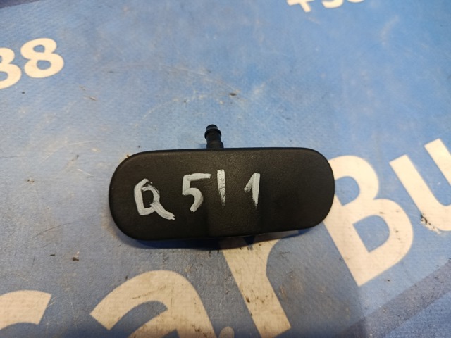 Сопло омывателя лобового стекла левое 8R0955987B VAG