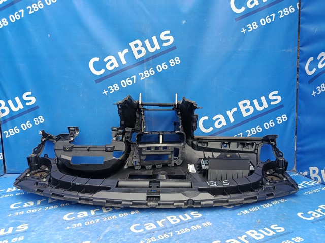 VAG 8R1857003GSD1 Панель салона передняя "торпедо" в наличии Ирпень