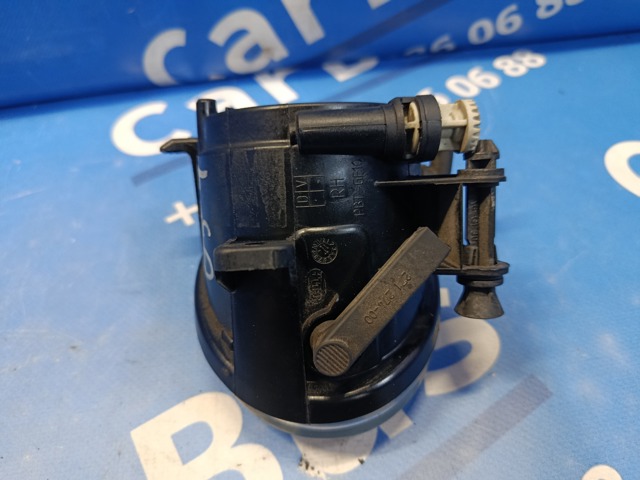 Фара противотуманная, правая 8T0941700B VAG