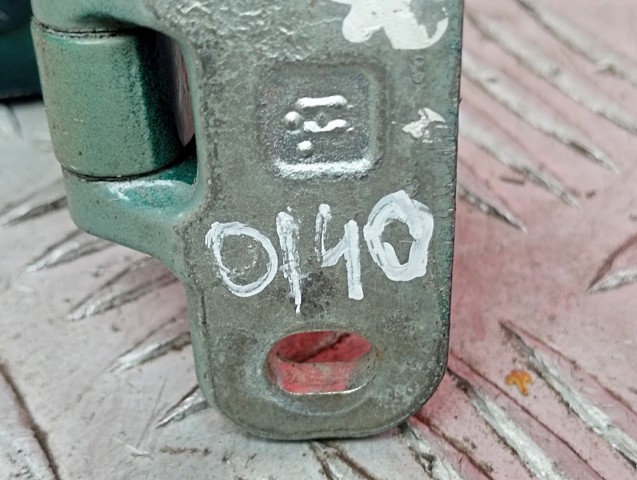 VAG 8V3827299C Петля двери задней (багажной 3/5-й) в наличии Ровно