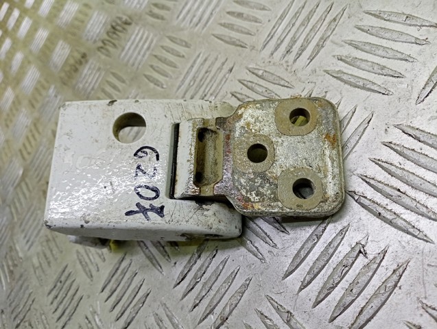 MERCEDES 9067400537 Петля двери задней (распашной) правая верхняя в наличии Сумы