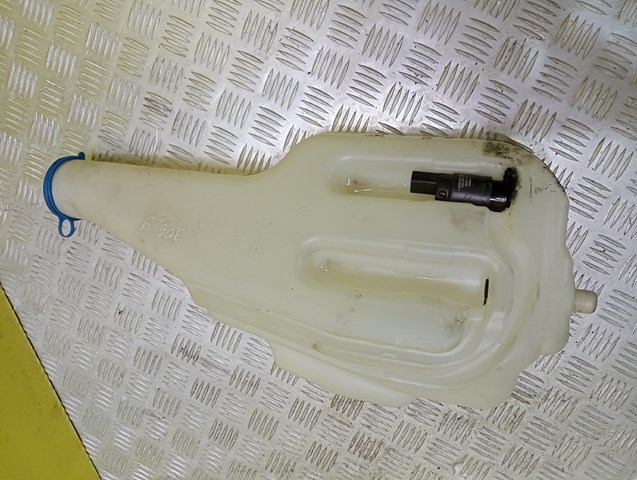 Бачок омывателя стекла Mercedes Sprinter II 3,5-t