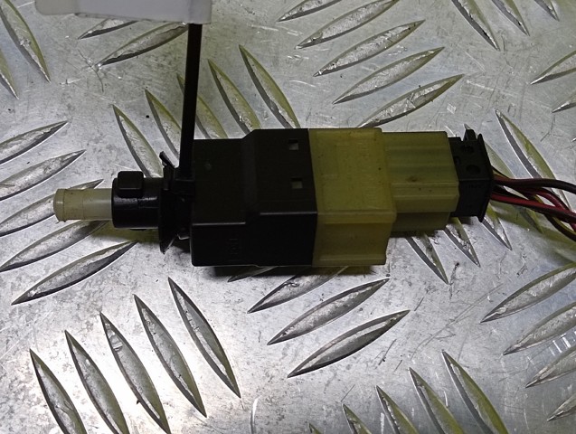 Датчик включения стоп-сигнала (лягушка) Mercedes Sprinter 1 2-t