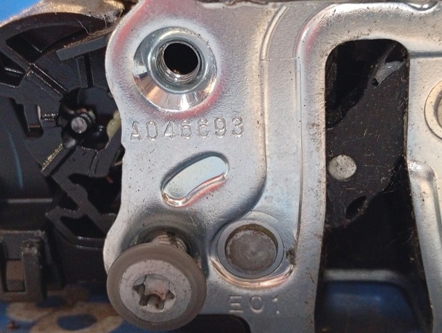 TOYOTA A046693 Замок двери передней правой в наличии Житомир