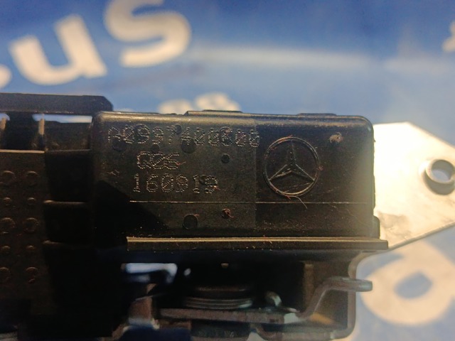 Замок крышки багажника A099740060064 MERCEDES