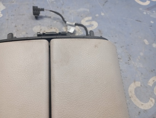Подлокотник центральной консоли A1676809200 MERCEDES