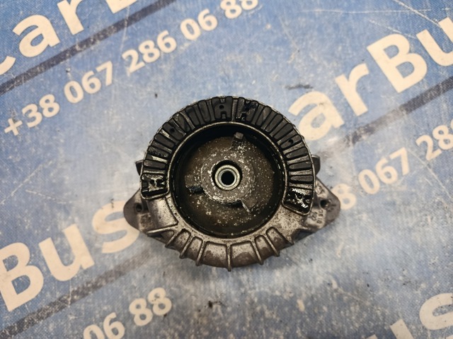 Левая опора двигателя A2042400417 MERCEDES